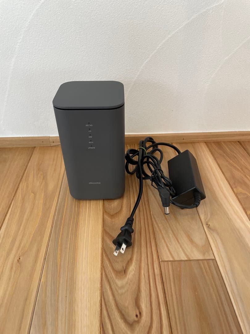 美品 docomo  HR02 モバイルルーター