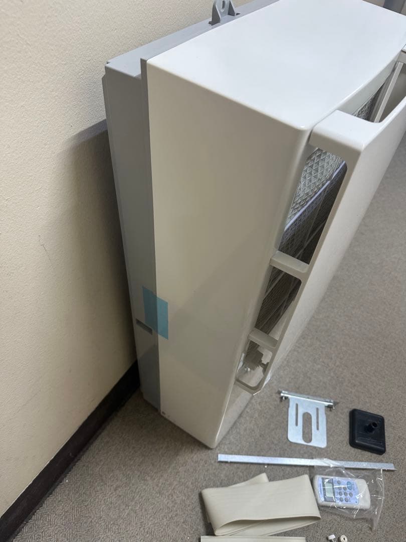 ★ コロナウィンドエアコン冷暖房兼用タイプ CWH-A1824R 2024年製