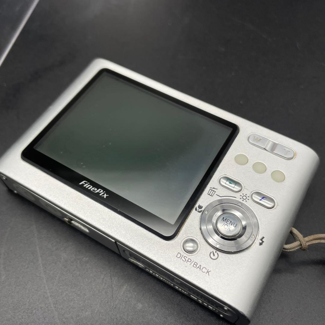 ◯FUJIFILM FINEPIX Z1 シルバー 充電器付き