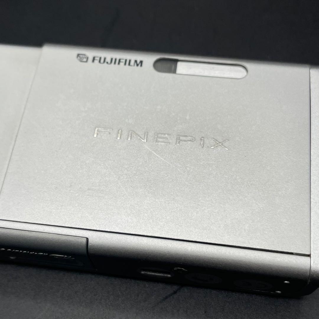 ◯FUJIFILM FINEPIX Z1 シルバー 充電器付き