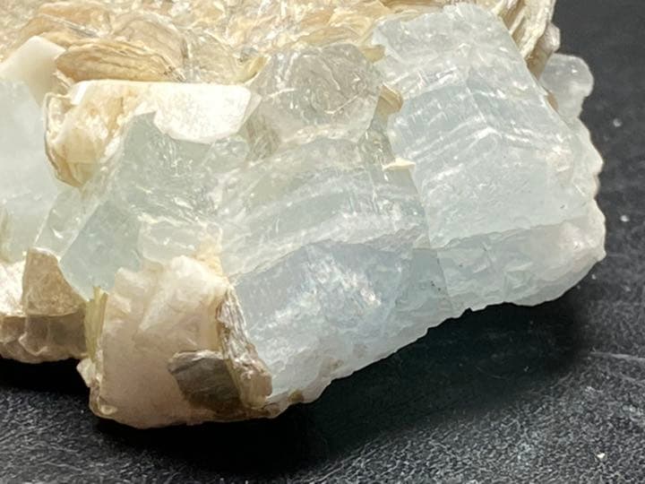 アクアマリン　マイカ　67g