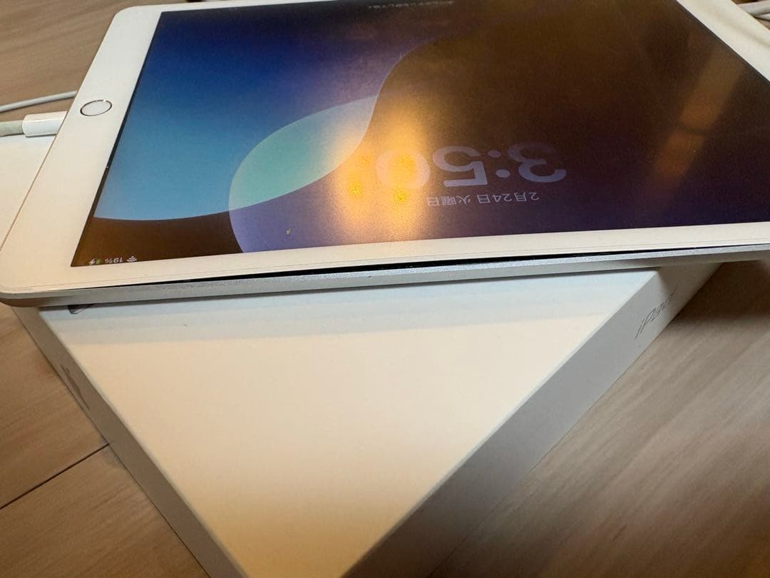 iPad 第７世代　10.２インチ シルバー 本体＋箱