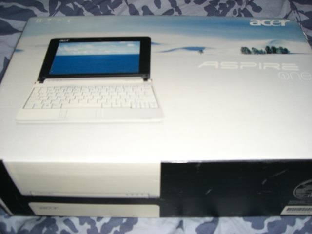 Acer ASPIRE one ZG5 １0.1インチホワイト英語配列AOA