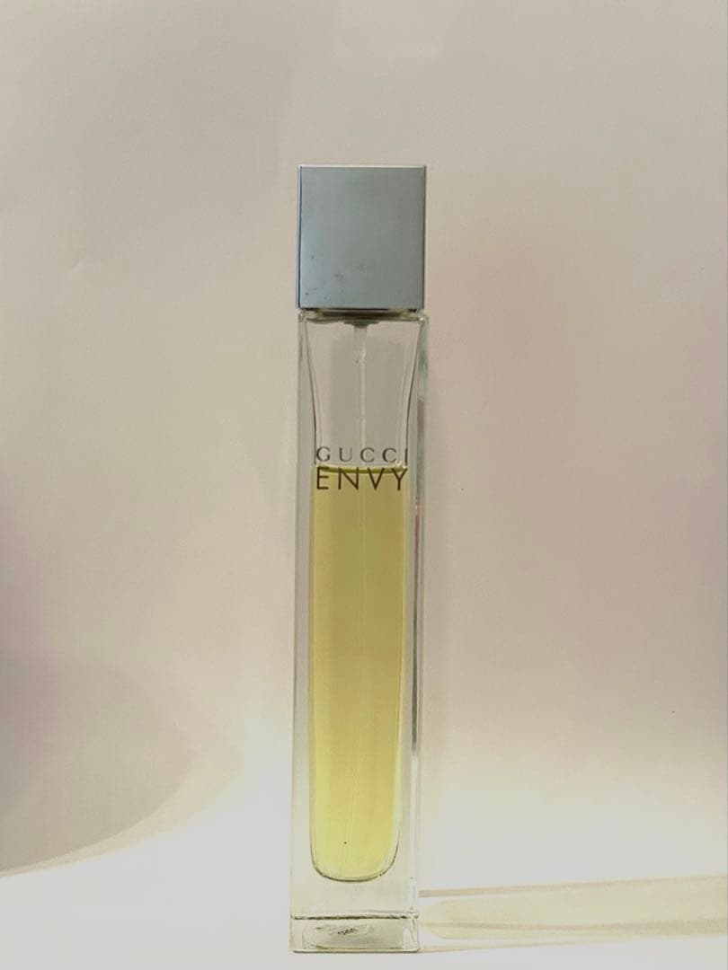 GUCCI ENVY 香水　透明ケース付き