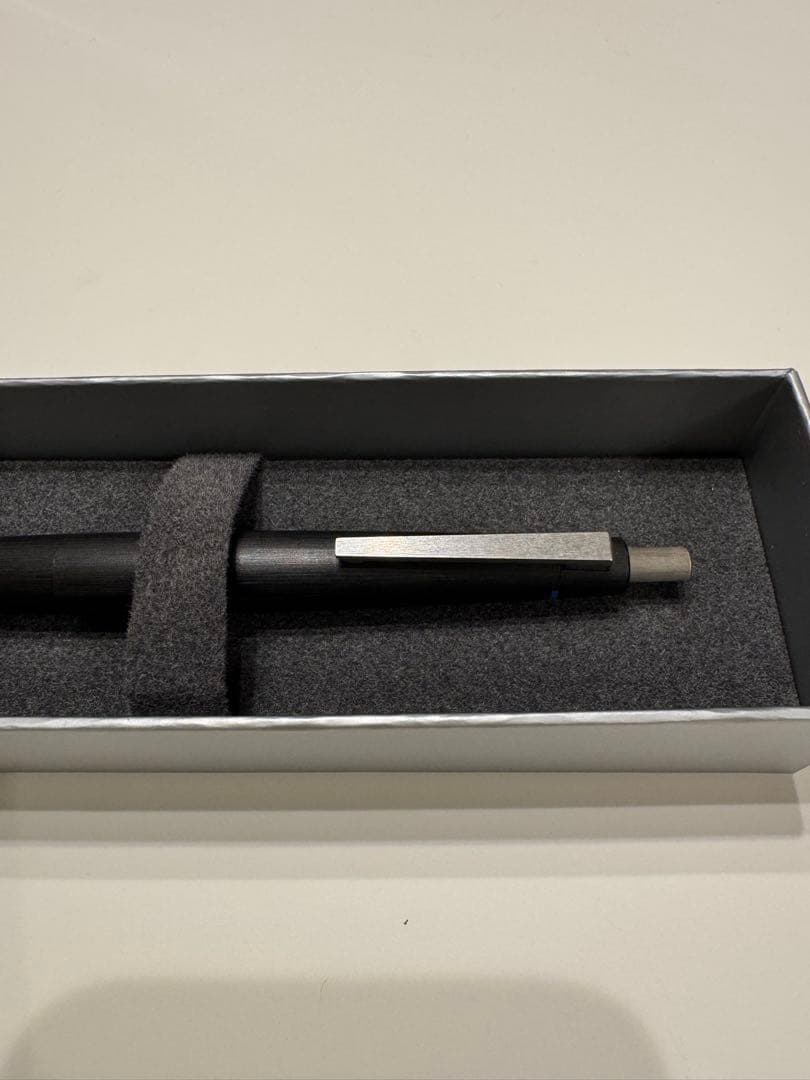 Lamy 2000 ブラック 4色ボールペン – マルチカラーボールペン