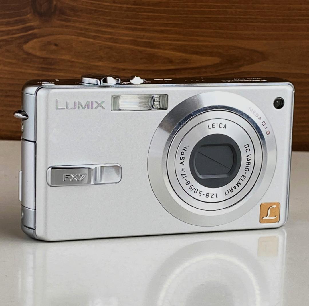 Panasonic Lumix FX7 シルバー 本体とバッテリーチャージャー付