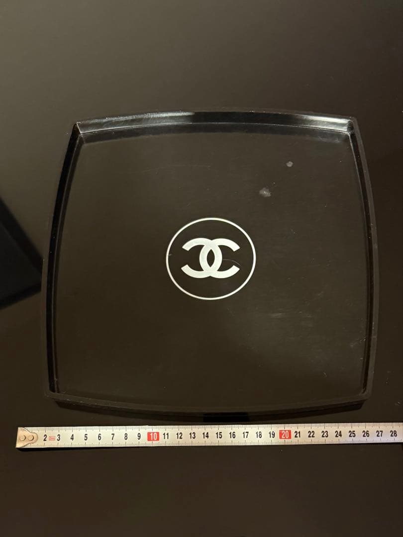 Chanel ロゴ入り ブラック トレイ