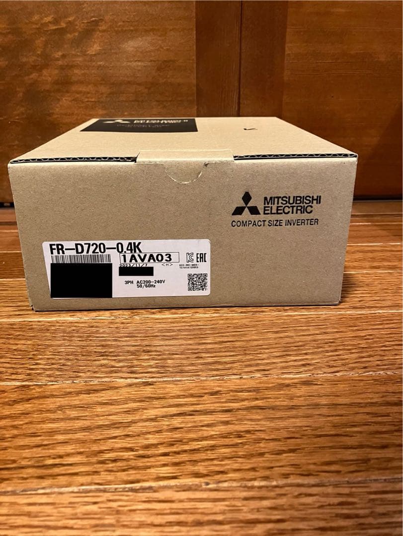 【新品】2023年11月製三菱インバータ　FR-D720 0.4K