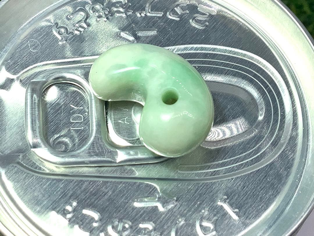⭕️専門店のお値段と比べてください‼️ 糸魚川翡翠勾玉ジェダイト　鑑定ソーティング付