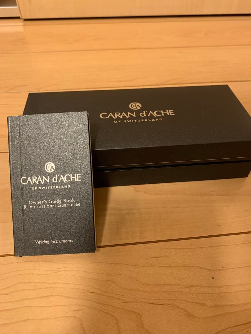 CARAN d'ACHE シルバーボールペン 本体