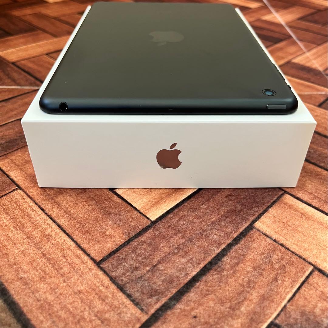 【美品】Apple iPad mini1 Wi-Fi 16GB