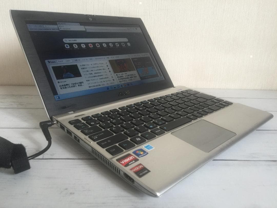 【荣荣】ASUS Eee PC 1215B 12.1型薄型・コンパクト