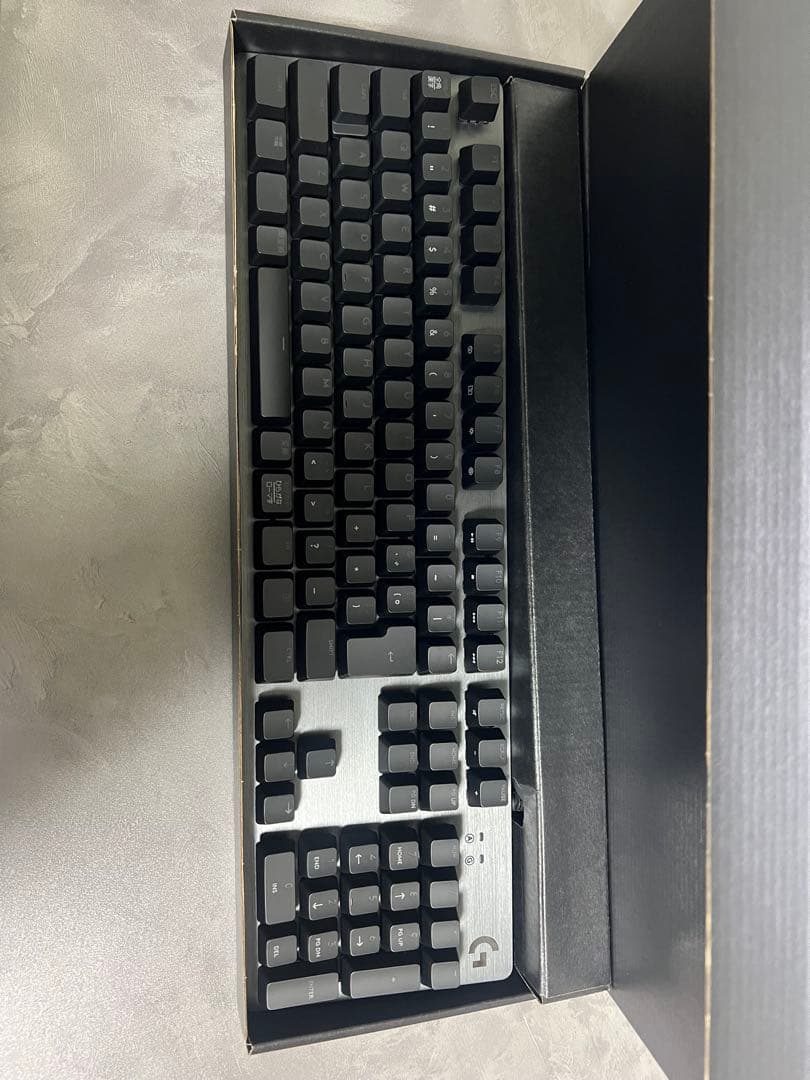 G512 CARBON メカニカルキーボード　赤軸