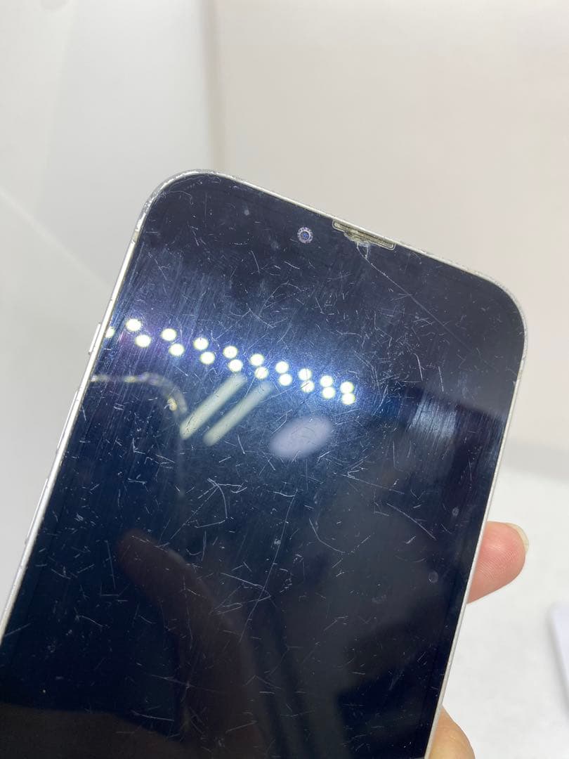 iPhone 13 128GB SIMフリー 背面ひび割れ 63356