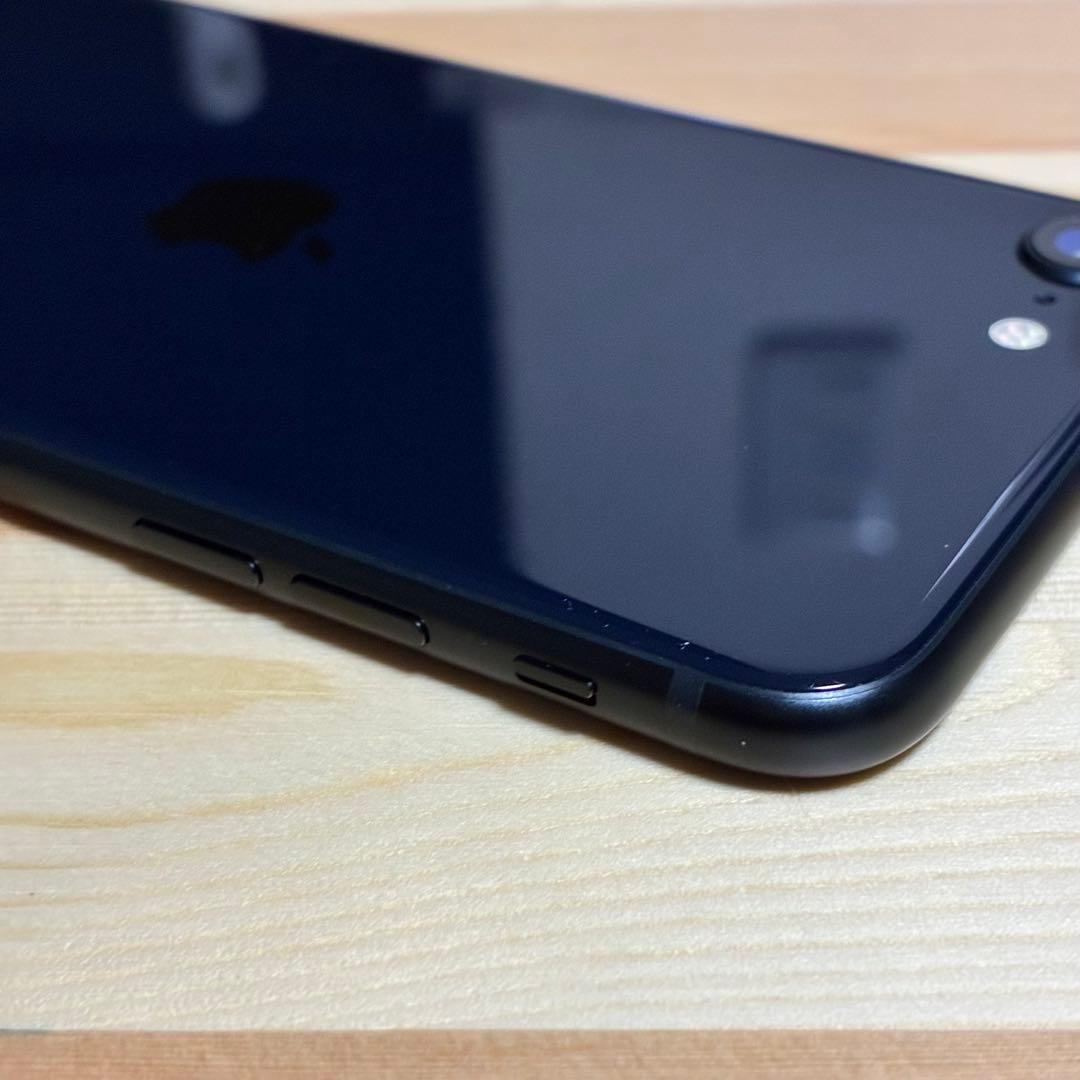 バッテリー新品　iPhoneSE第3世代64GB SIMフリー