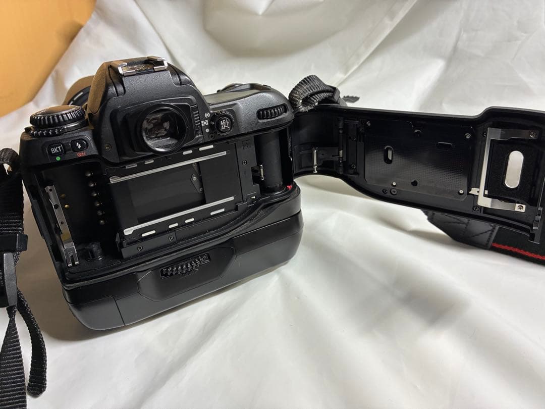 ニコン Nikon F80 一眼レフカメラ Tamronレンズ付（動作確認済み）