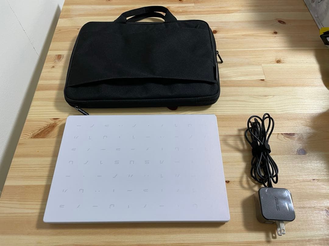 【中古美品】ASUS E210MA ドリーミーホワイト