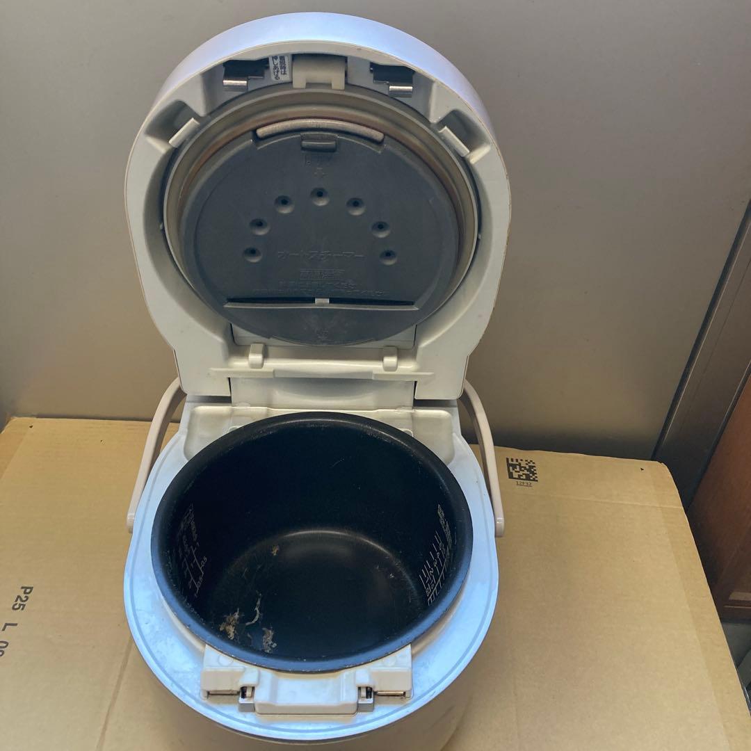 HITACHI RZ-VW3000M 炊飯器　2015年製