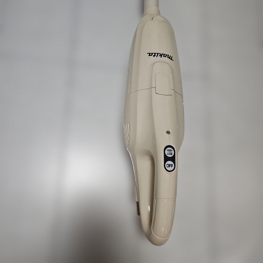 Makita スティッククリーナー CL102D
