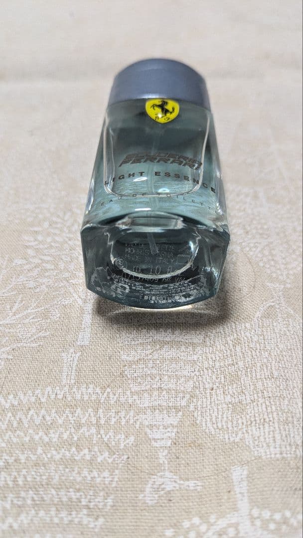 9割残 フェラーリ ライトエッセンス 30ml