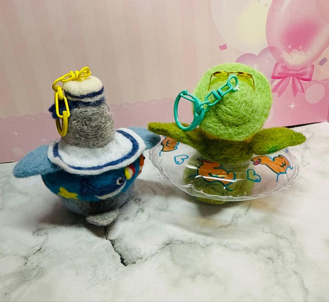 専用ページ　夏　羊毛フェルト　ボタンインコキーホルダー　オーダー品　鳥