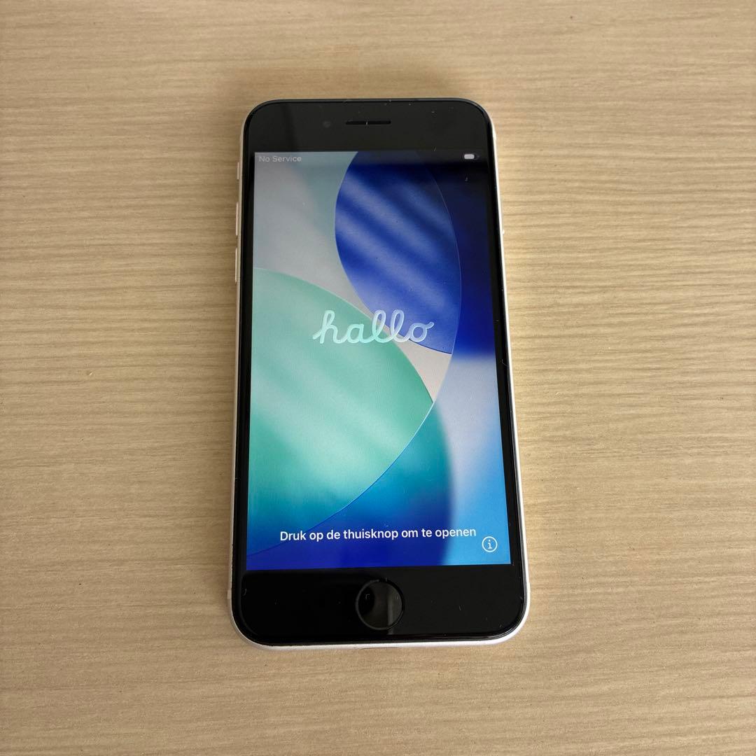 iPhone SE3 64GB ホワイト