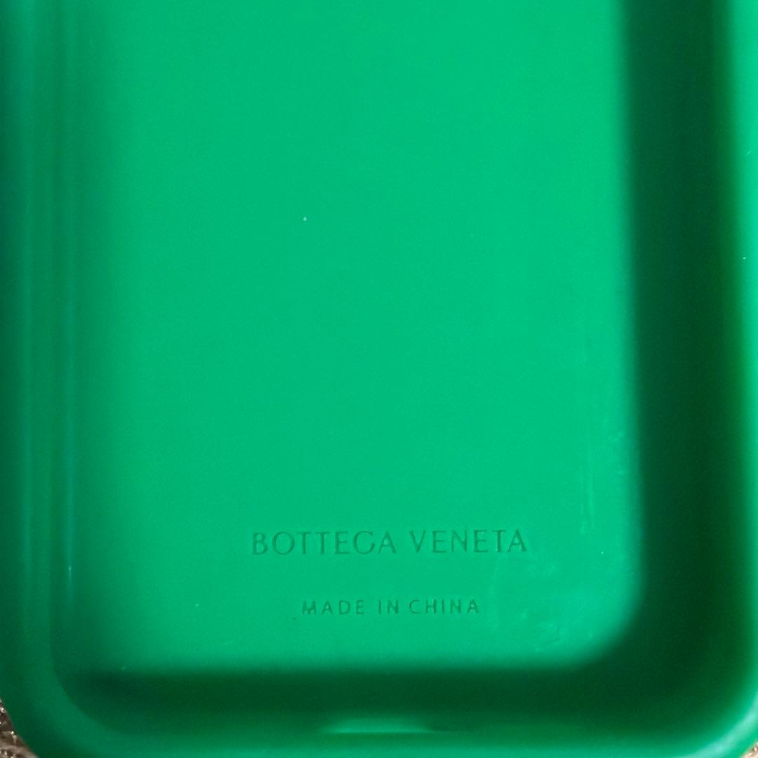 Bottega Veneta 緑色 iPhone15プロ