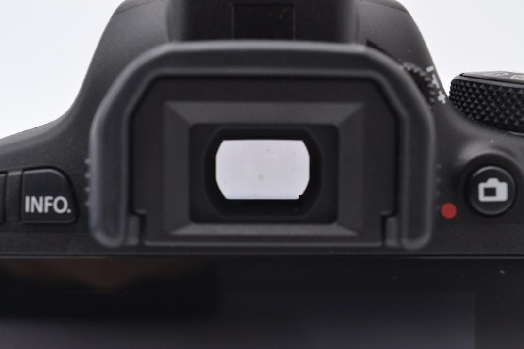 ■ 美品 S数極少 ■ キャノン　Canon Kiss X7 ダブルレンズセット