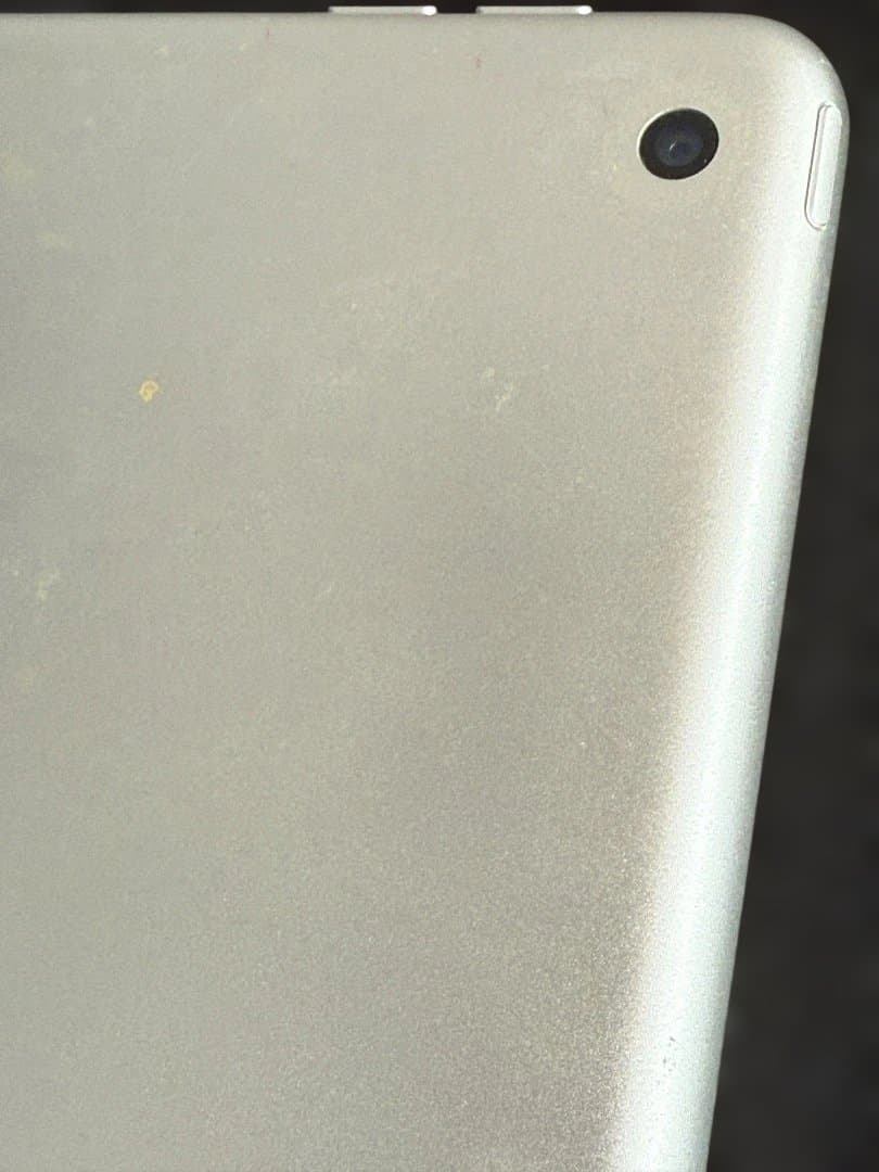 【ジャンク】Apple iPad 第7世代 10.2インチ シルバー（本体のみ）