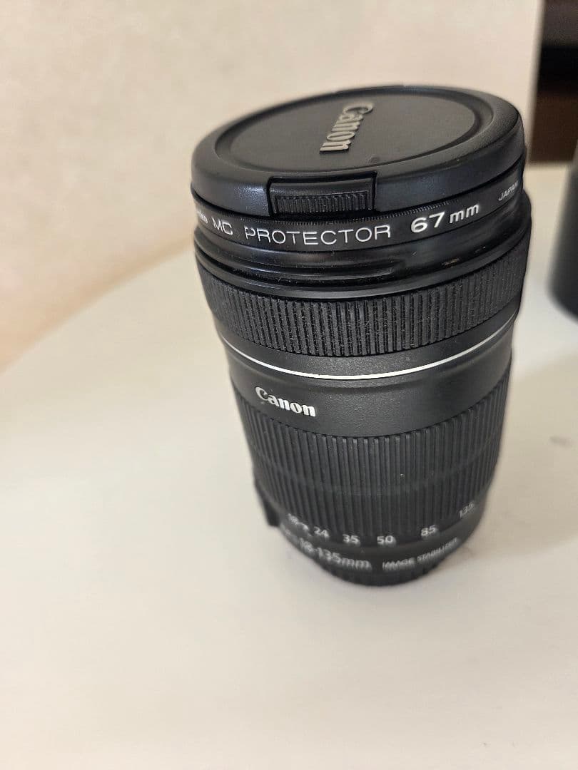 Canon　レンズ　EFS18‐135mm レンズフードフード
