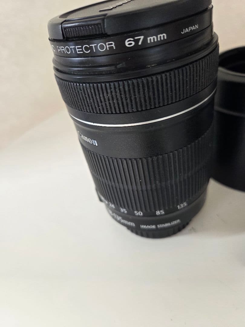 Canon　レンズ　EFS18‐135mm レンズフードフード