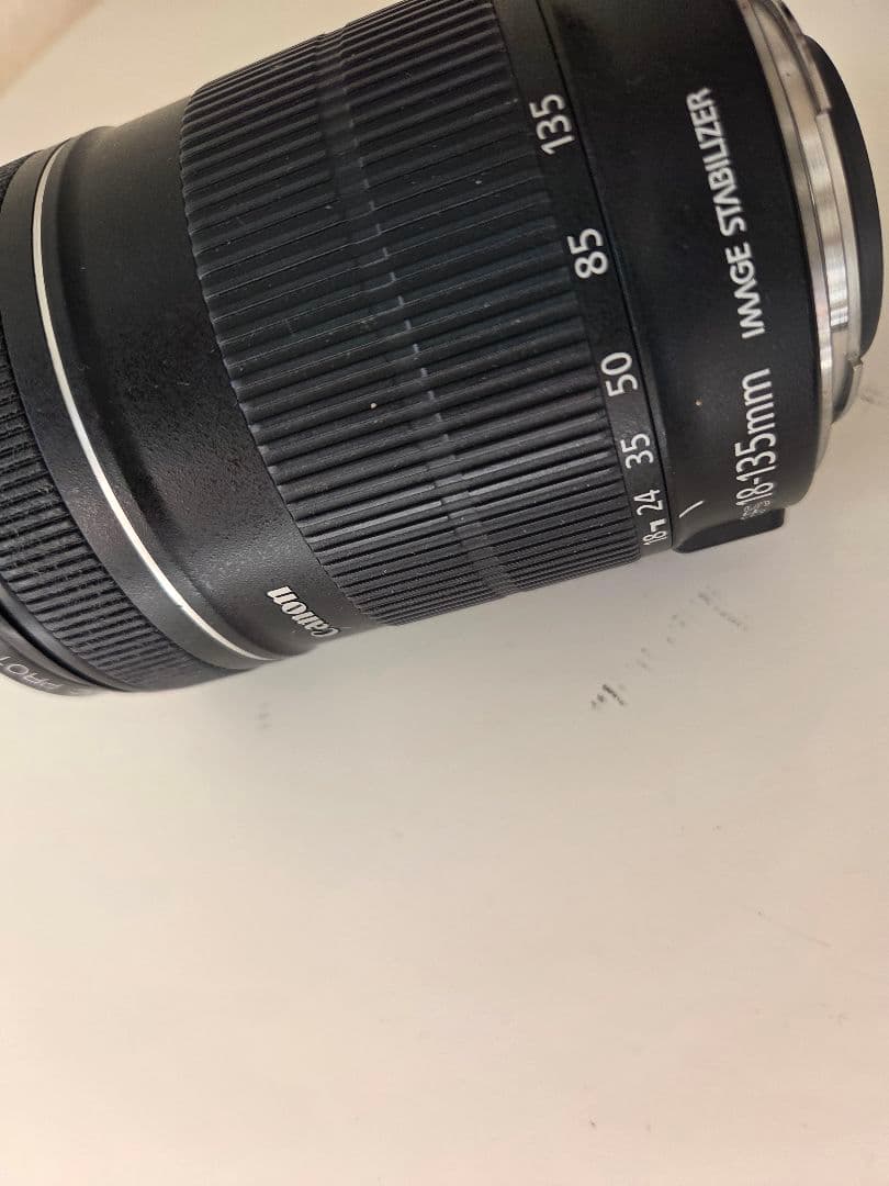 Canon　レンズ　EFS18‐135mm レンズフードフード
