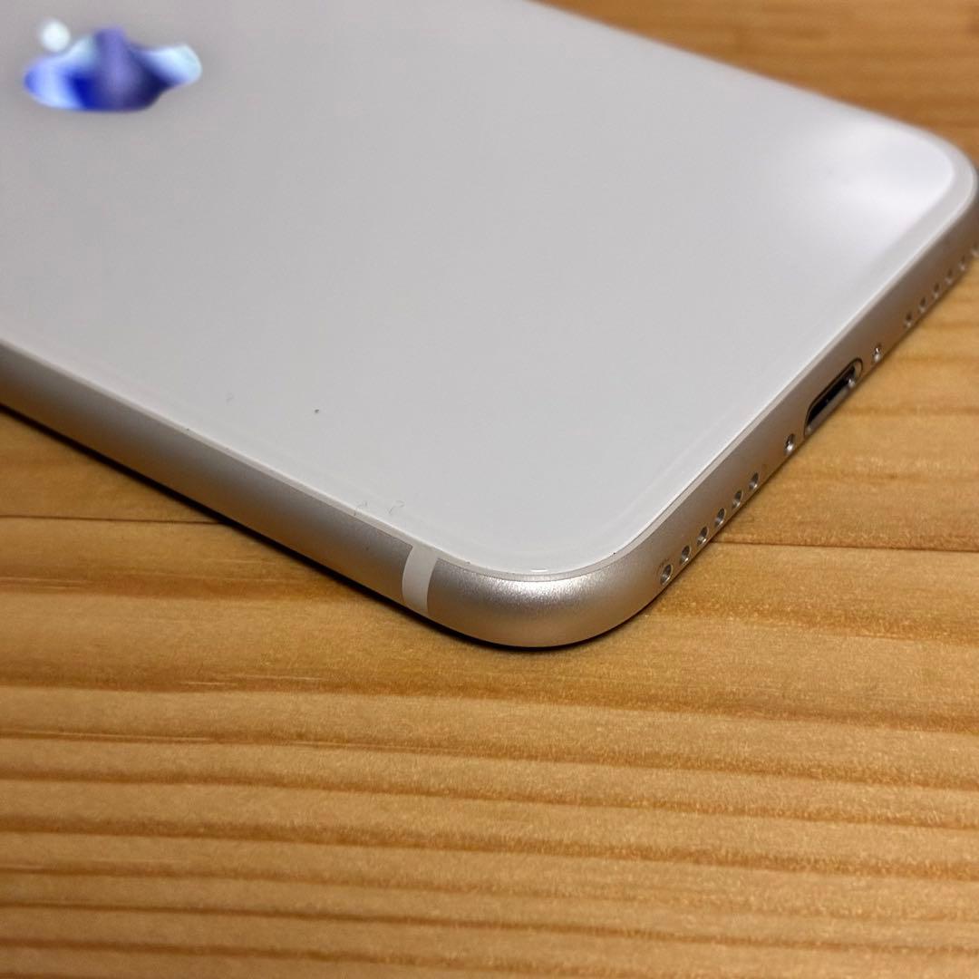 yy17280D バッテリー新品　iPhoneSE第3世代64GB SIMフリー