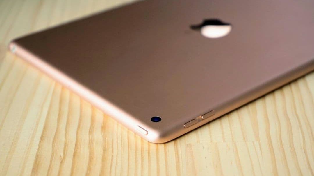 Apple iPad (第8世代) ゴールドWiFi 32GB