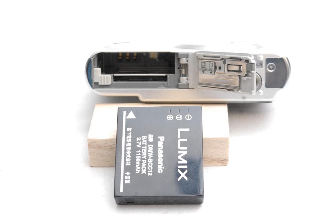 Panasonic LUMIX DMC-FX9 (良品）