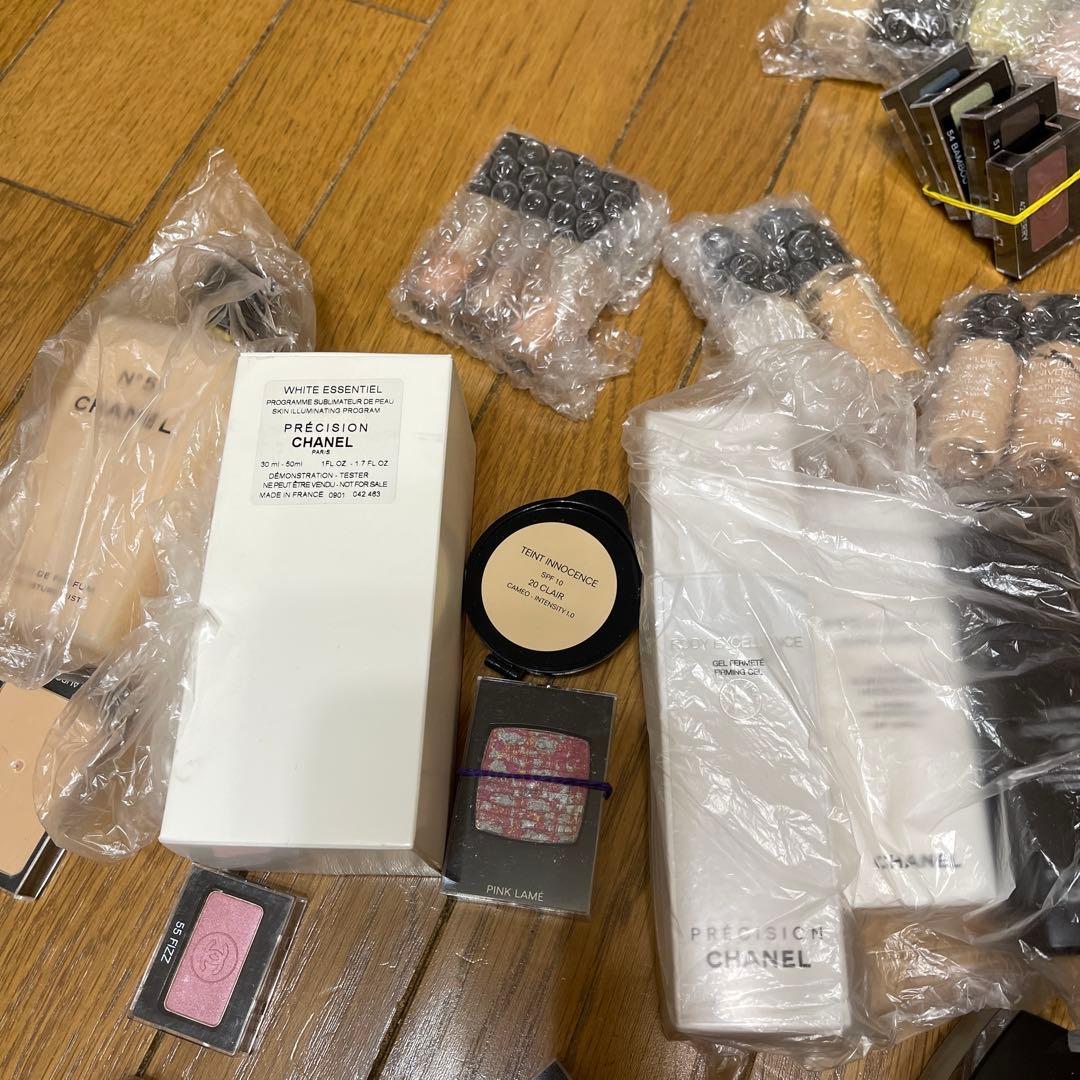 コスメ トライアルセット多数CHANEL成分は日本販売と同じです 鏡も有ります