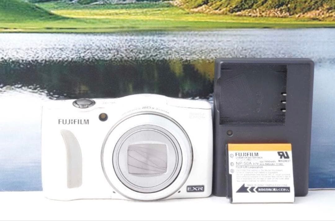 FUJIFILM 富士フィルム FinePix F800EXR コンデジ