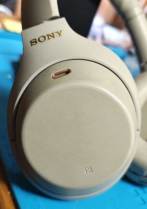 SONY WH-1000XM4 バッテリー　ヘッドバンド　イヤーパッド交換済み