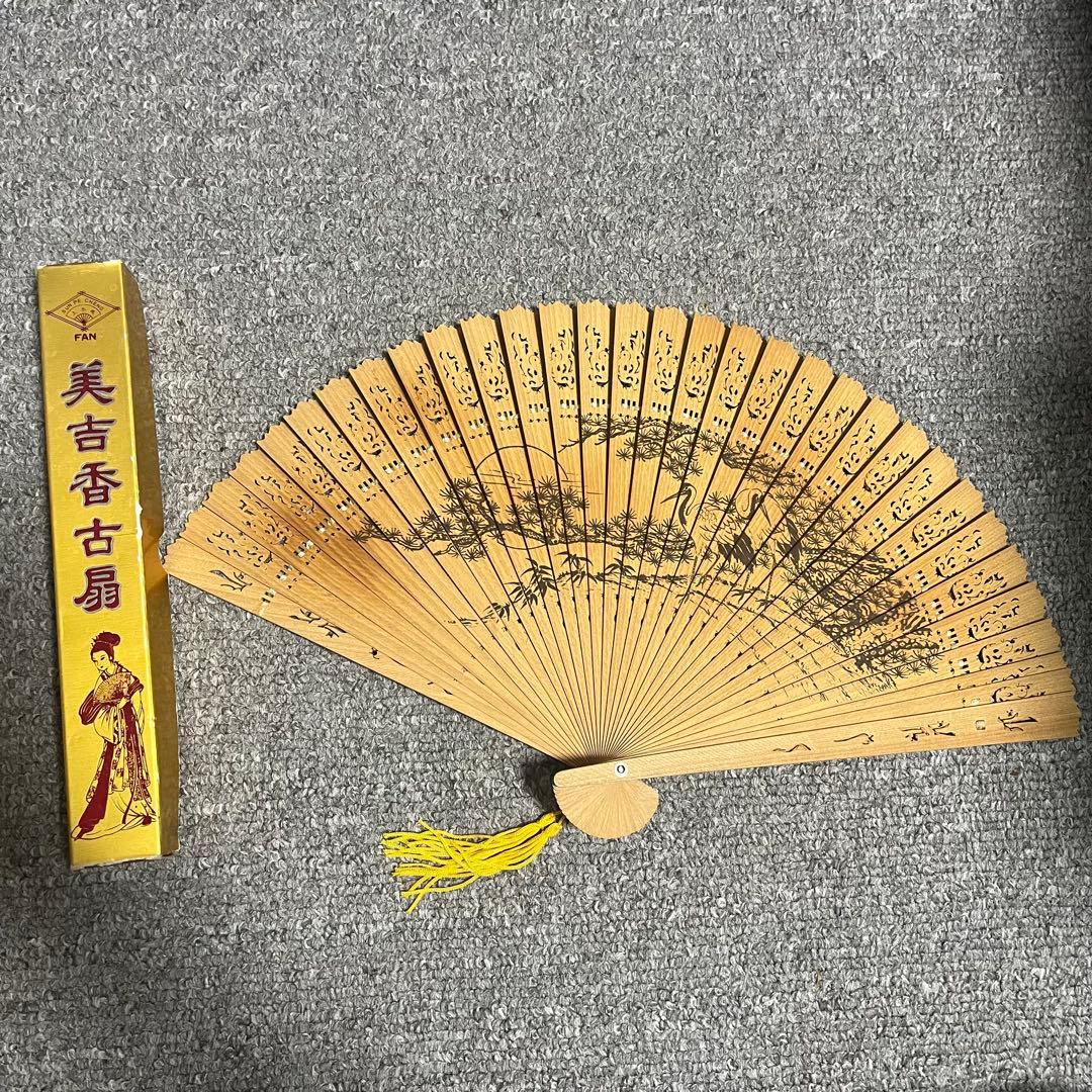 中国，檀香扇，木製透かし彫り扇子 8本セット