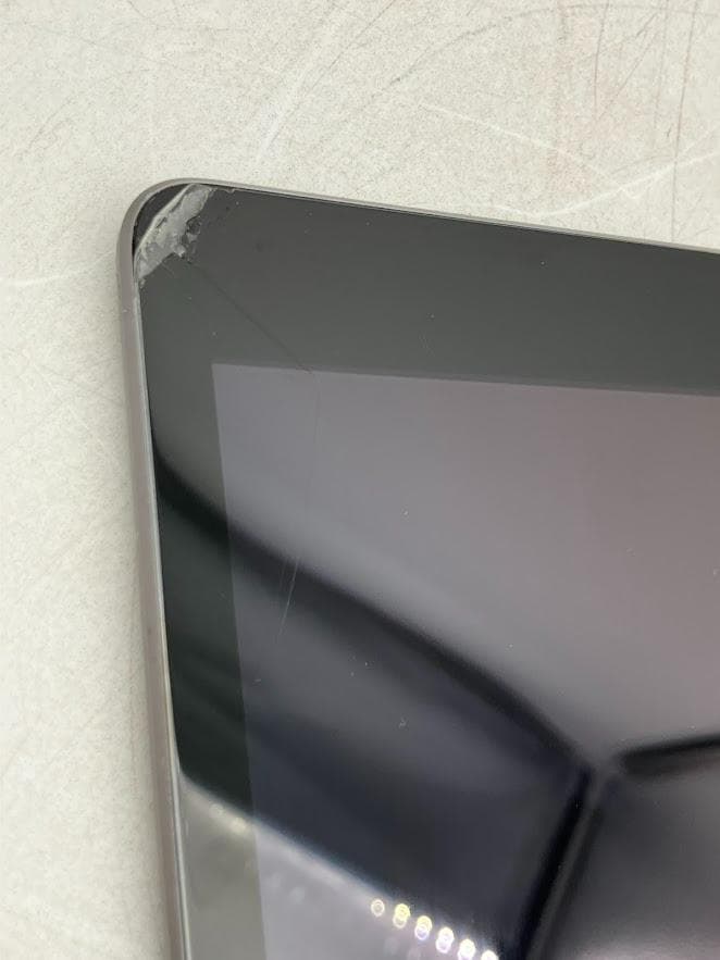 Apple iPad 第9世代　モデル　MK2K3J/A　バージョン18.6.2