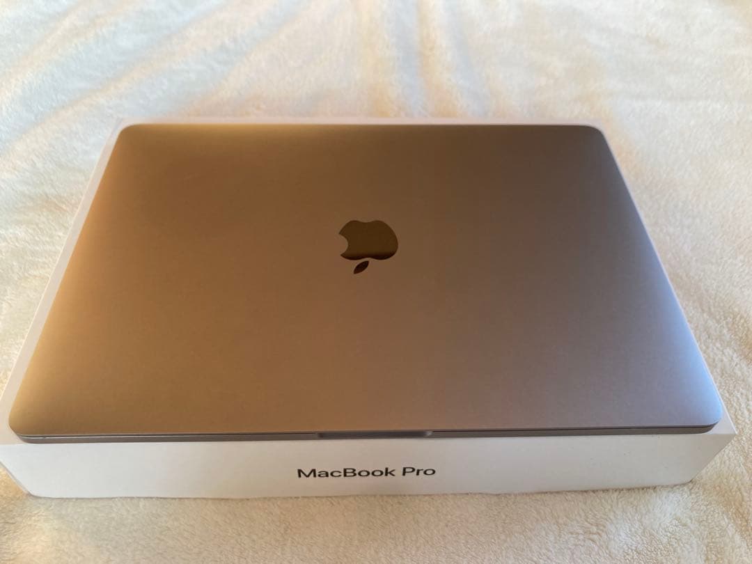 スマホ・タブレット・パソコン MacBook Pro 2019 16GB 512GB i5 2.4Ghz