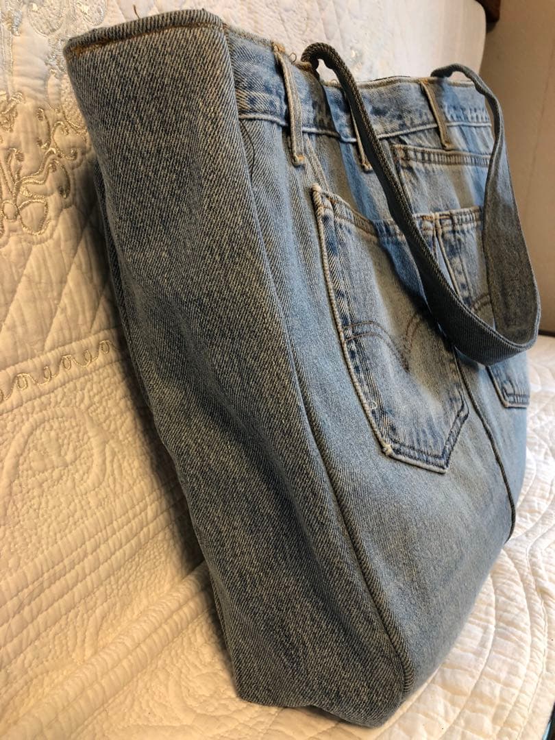 デニム　リメイク　トート　バッグ 花柄　Ｂ4 Levi's（リーバイス）