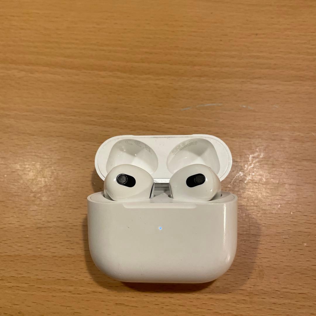 AirPods 第三世代本体 充電ケース付き ホワイト