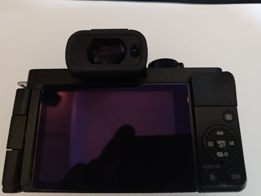 LUMIX G100Dミラーレス一眼カメラ 本体と付属品