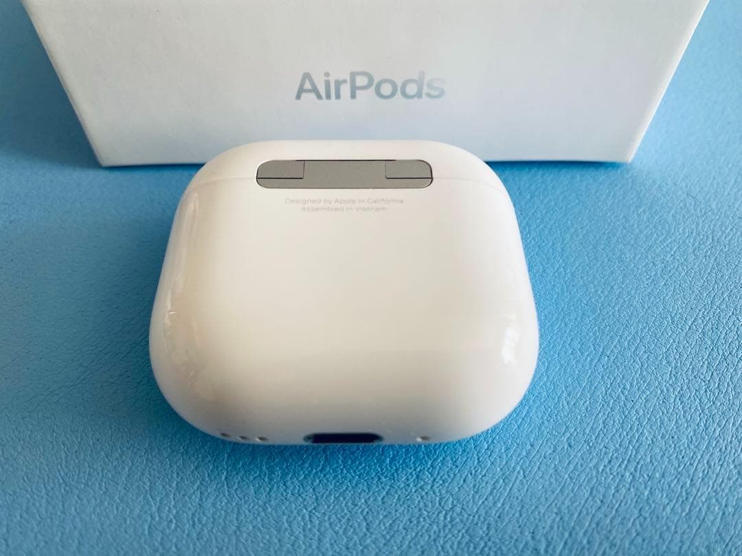 AirPods 第4世代 充電ケースのみ ノイキャン付 A3059 VMGZ