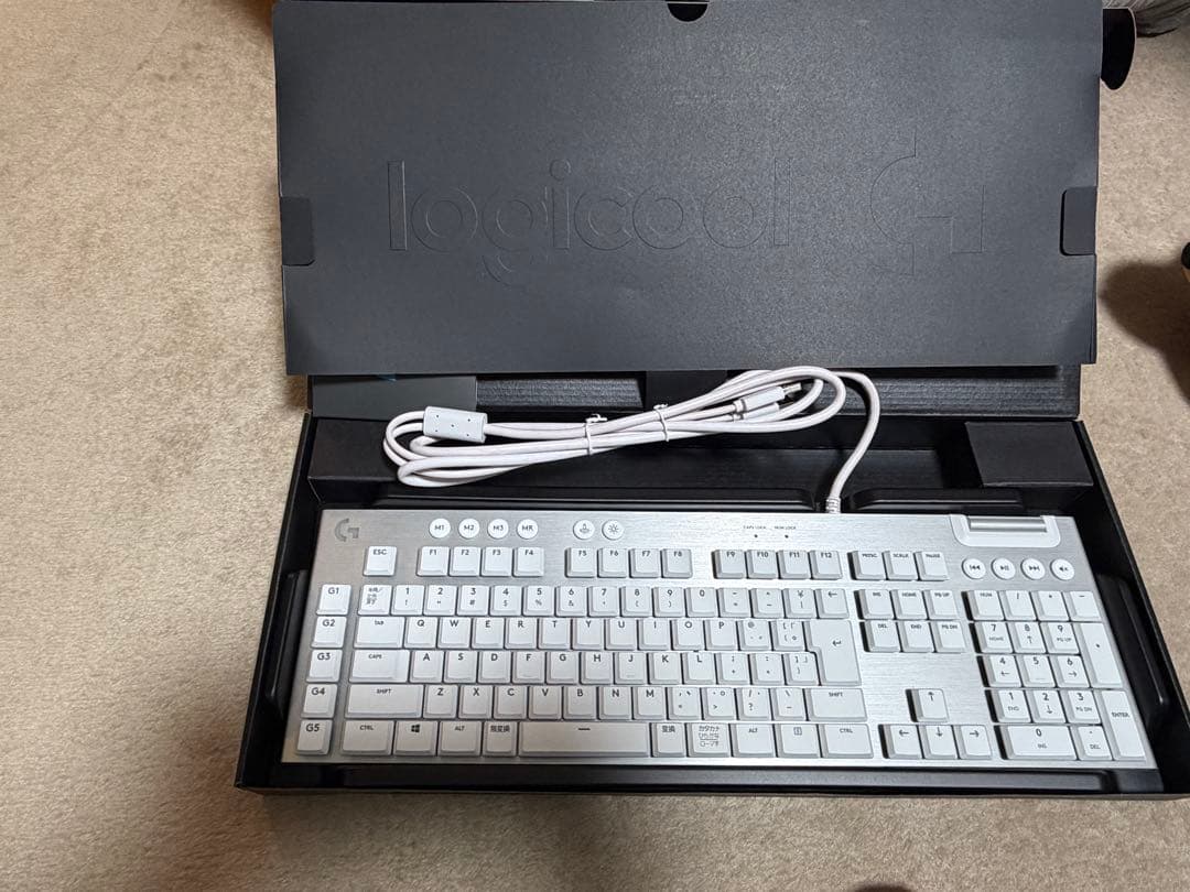 Logicool G813 有線ゲーミングキーボード シルバー