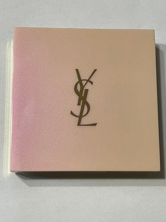YSLイヴ・サンローラン ニューイヤーコフレ 4点 未使用抜き取りなし