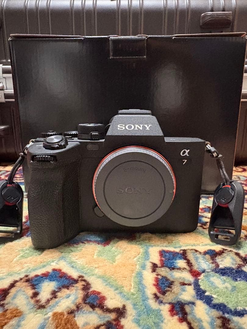 「シャッター4865回」SONY α7iv ボディ+縦位置バッテリグリップ