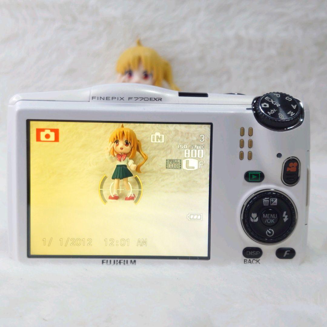 ✨美品✨FUJIFILM FinePix F770 EXR ホワイト デジカメ