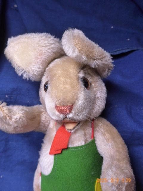50~60年代のシュタイフのウサギのぬいぐるみです。古いものです